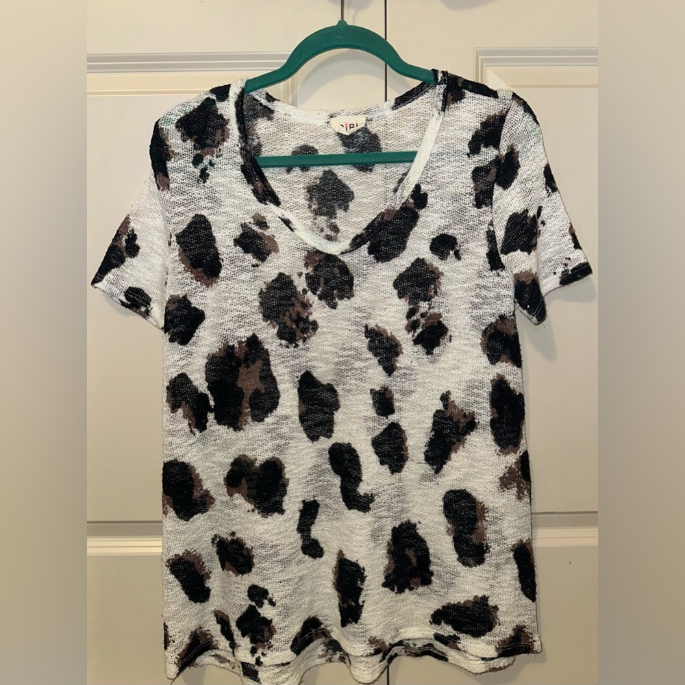 Women’s boutique tops